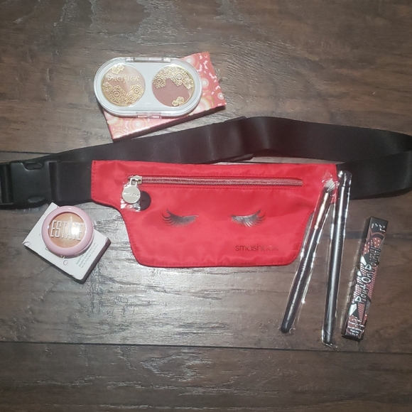 Smashbox Handbags - Smashbox Fanny Bag Bundle